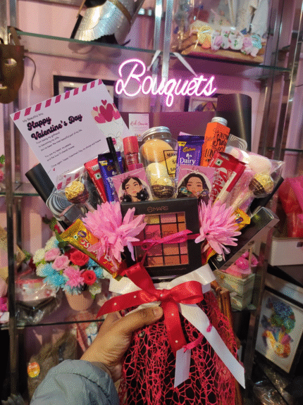 Customizable Make-up bouquet in Dehradun